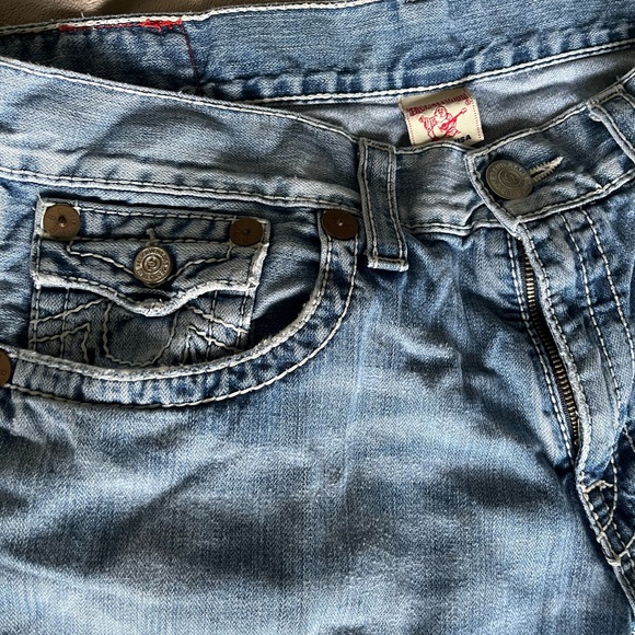 Men’s True Religion “Joey Big T” light wash distressed jeans size 38 W 32 L - Picture 6 of 6